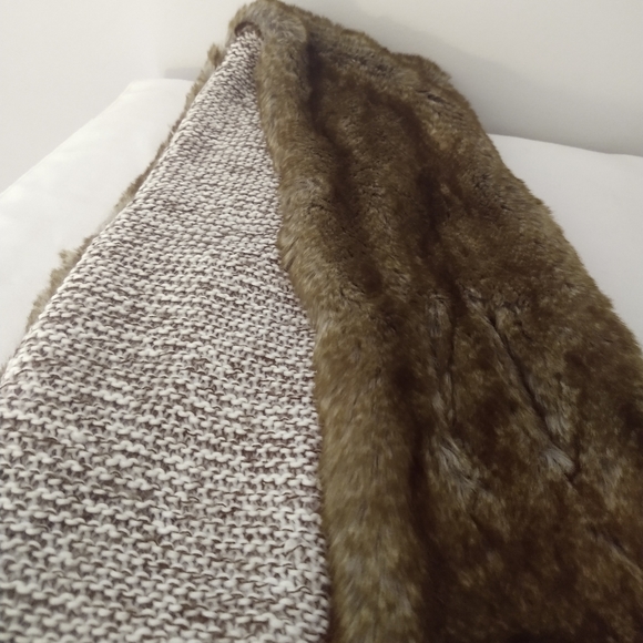 🎀SALE🎀 🆕Anthropologie🌷Faux Fur Scarf - Picture 5 of 15